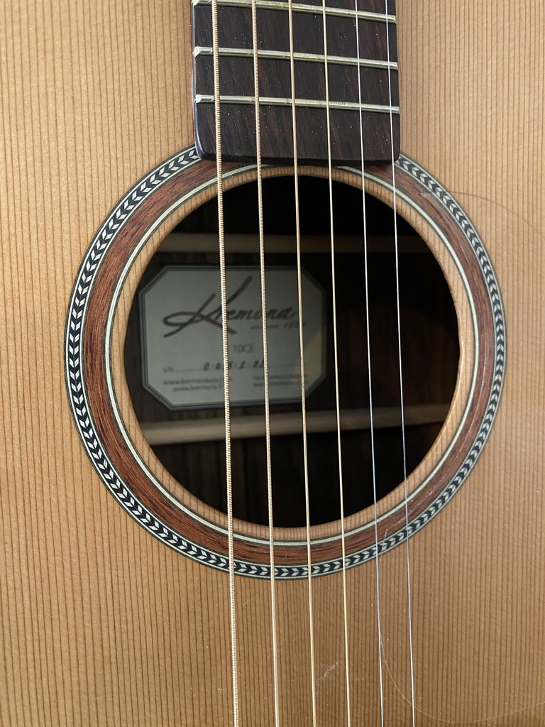 Kremona F10CE met Fishman pick-up